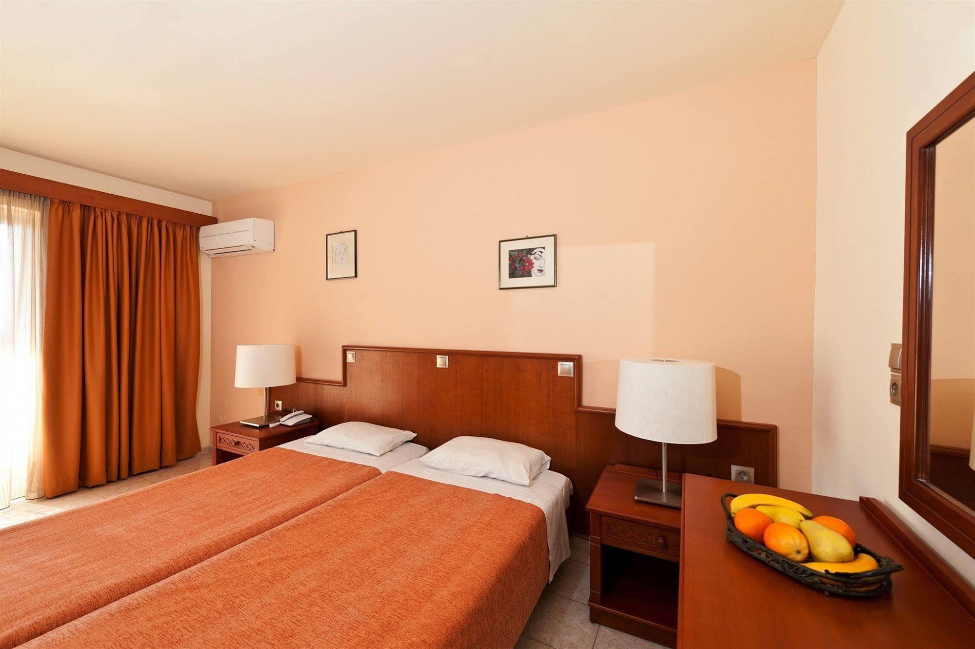 Alea Hotel Apartments Ялиссос Экстерьер фото